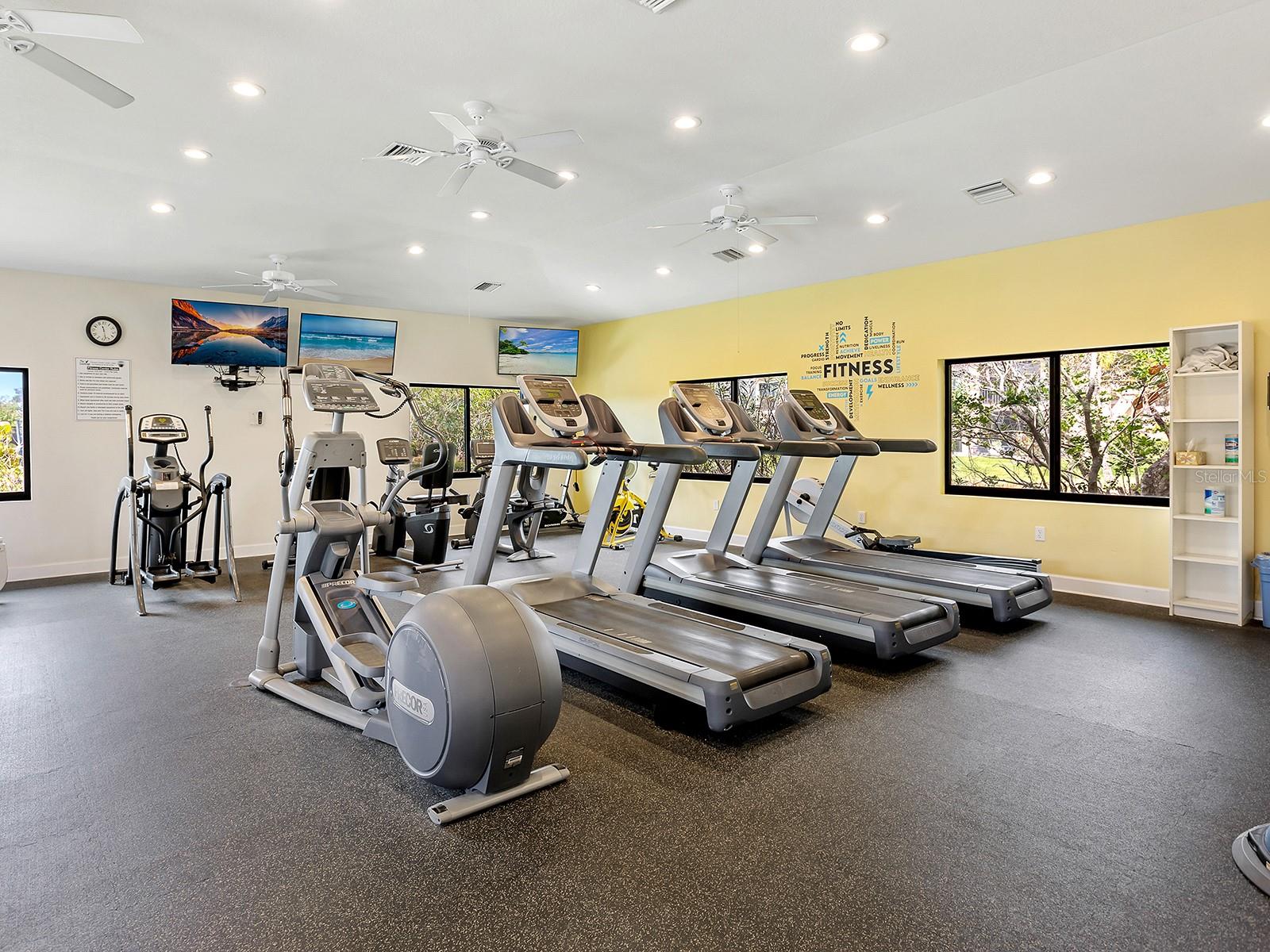 Image 38 of 51 For 5420 Eagles Point Circle 106