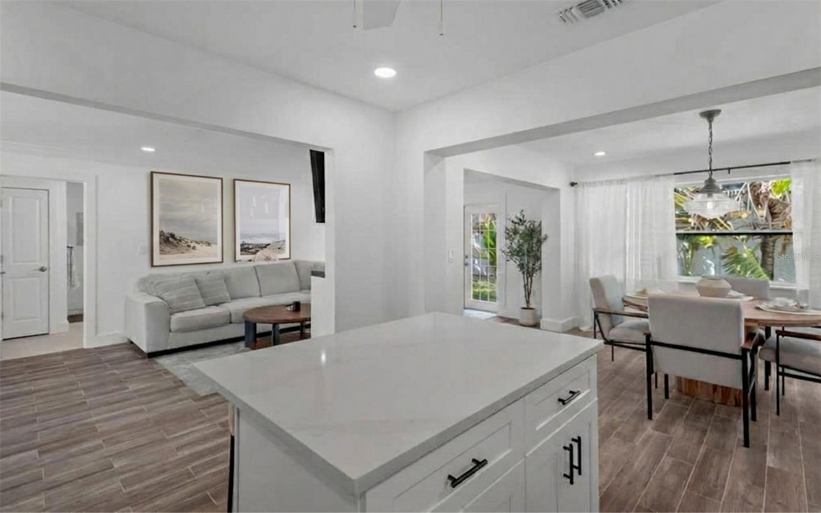 Image 12 of 30 For 1867 Maryland Avenue Ne