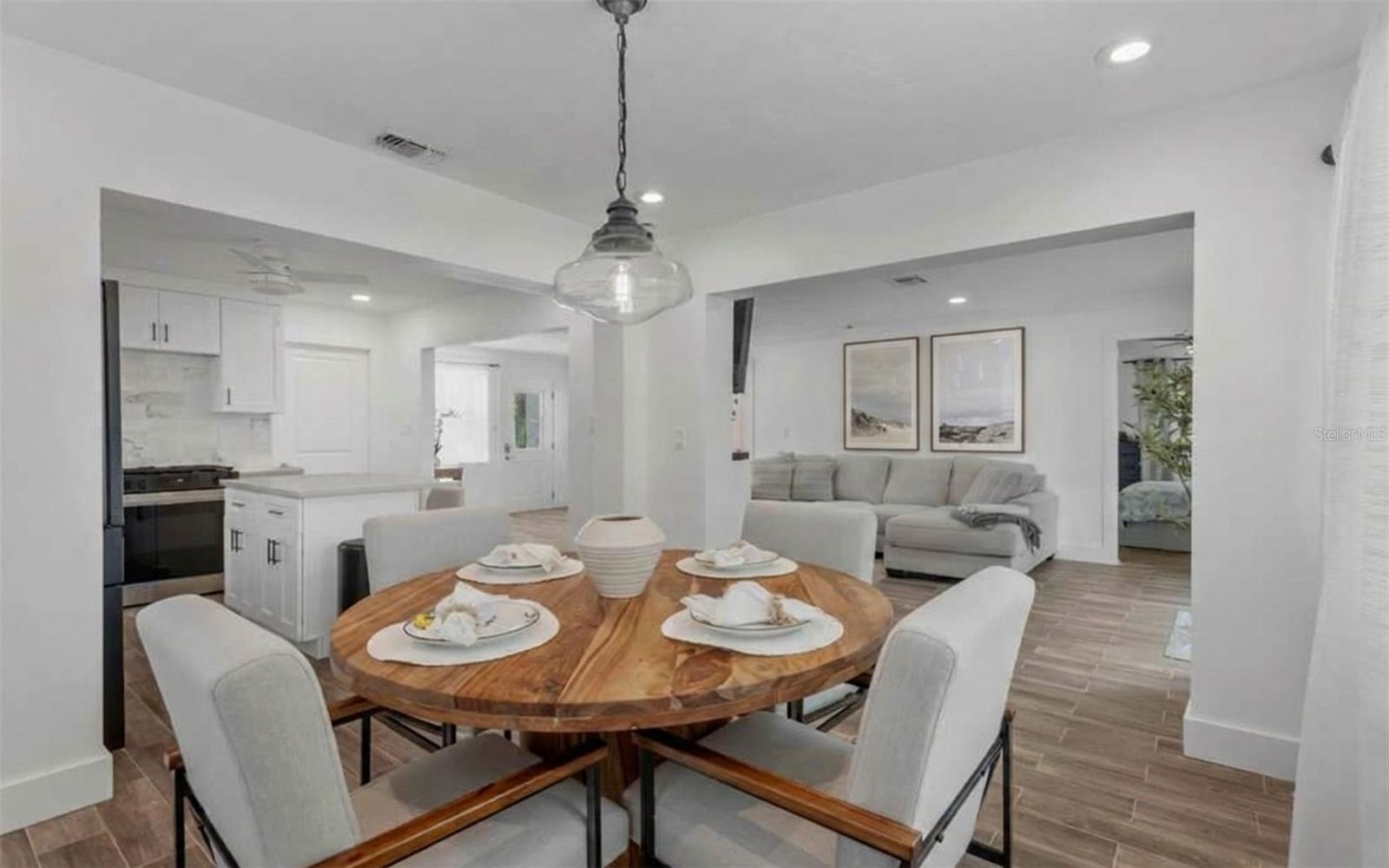 Image 13 of 30 For 1867 Maryland Avenue Ne