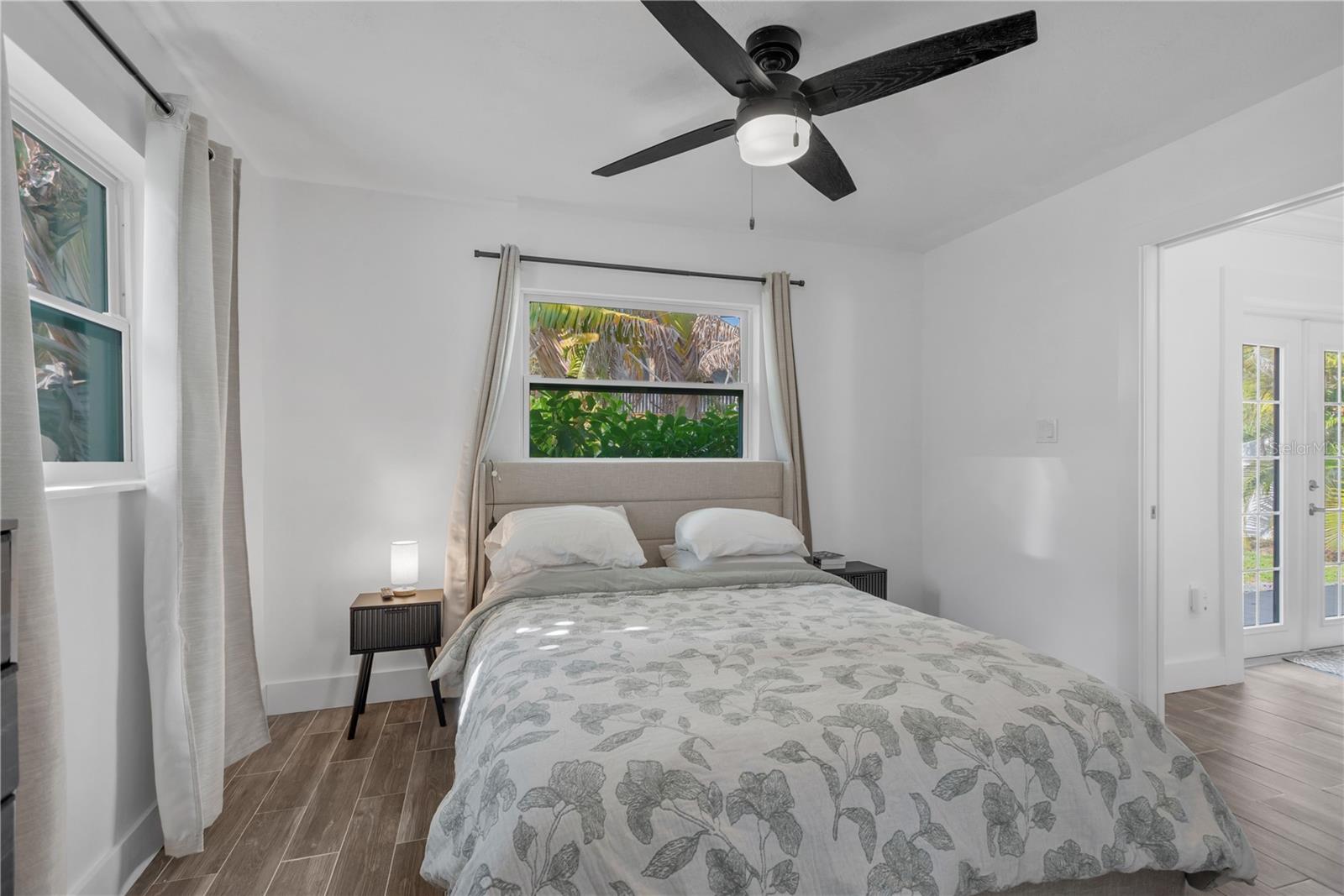 Image 15 of 30 For 1867 Maryland Avenue Ne