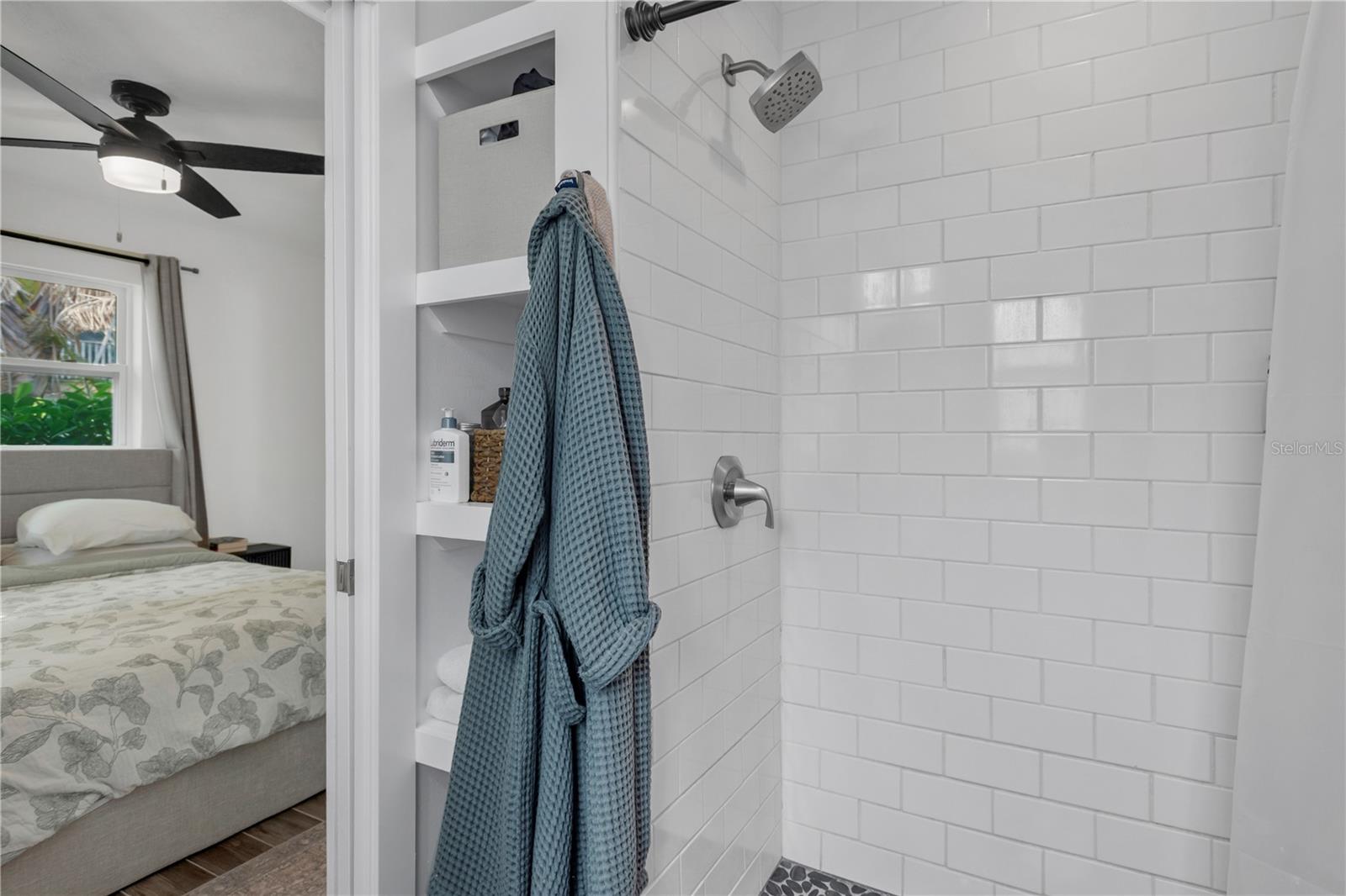 Image 17 of 30 For 1867 Maryland Avenue Ne