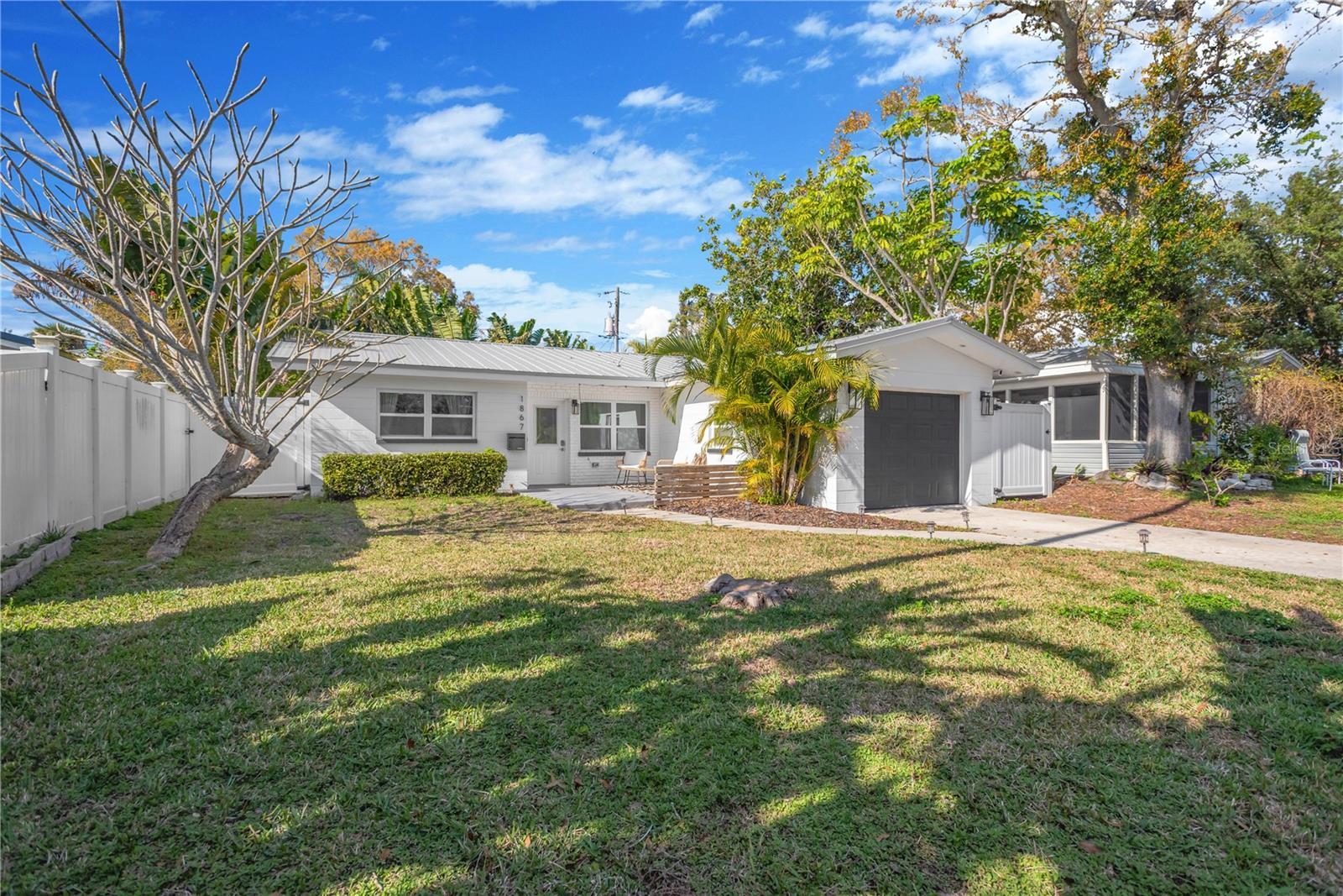 Image 2 of 30 For 1867 Maryland Avenue Ne