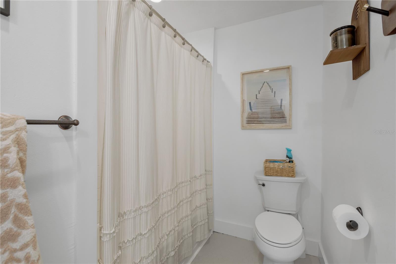 Image 20 of 30 For 1867 Maryland Avenue Ne