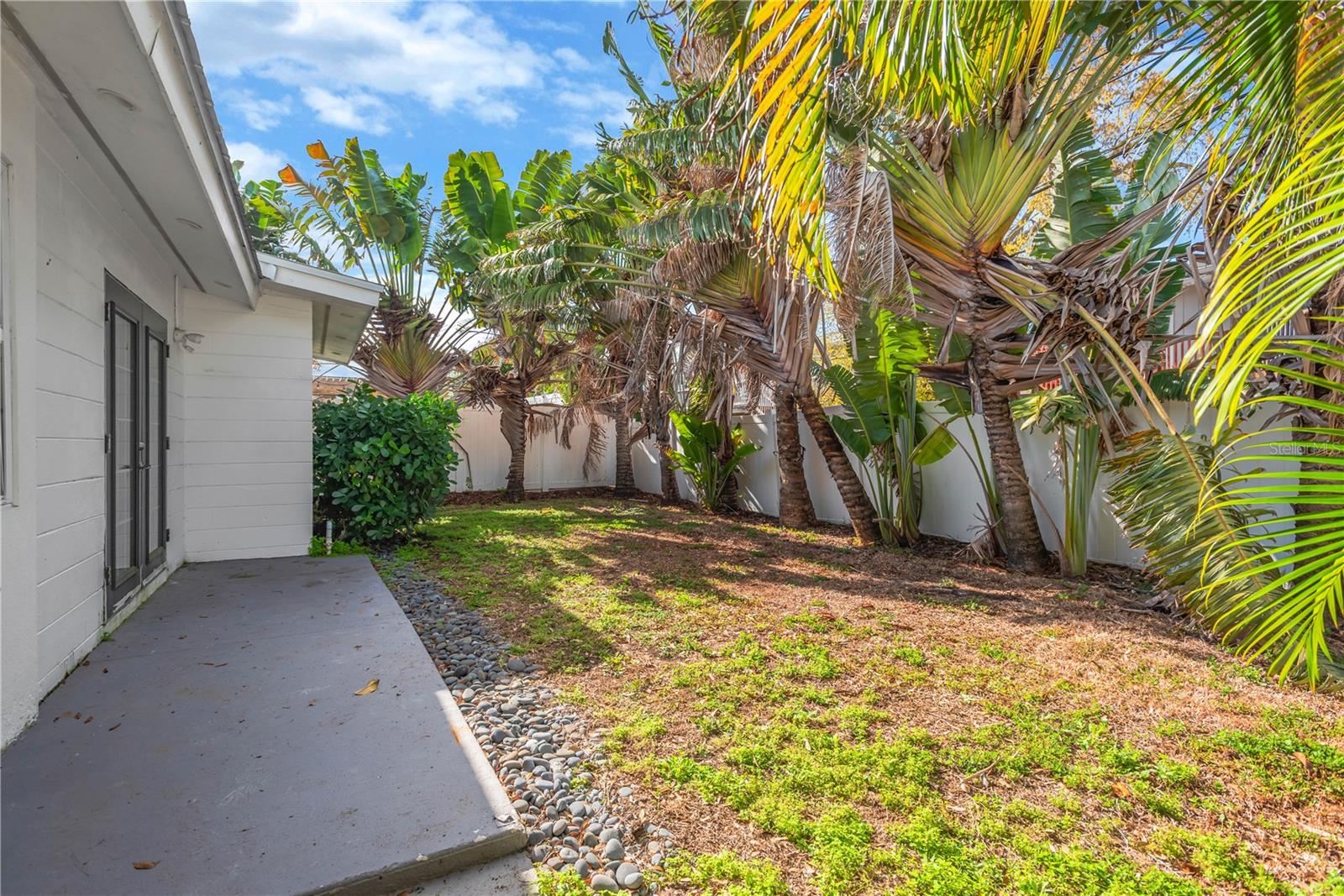 Image 23 of 30 For 1867 Maryland Avenue Ne