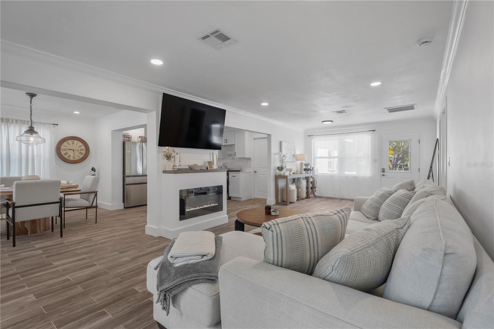 Image 7 of 30 For 1867 Maryland Avenue Ne