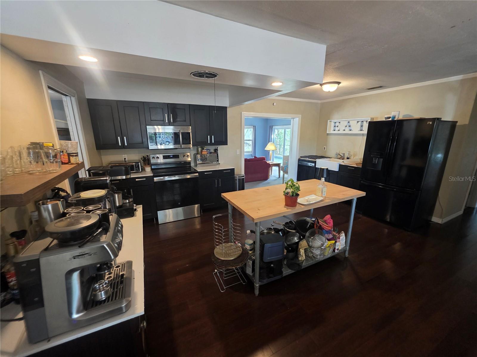 Image 5 of 17 For 1015 Rhodes Avenue