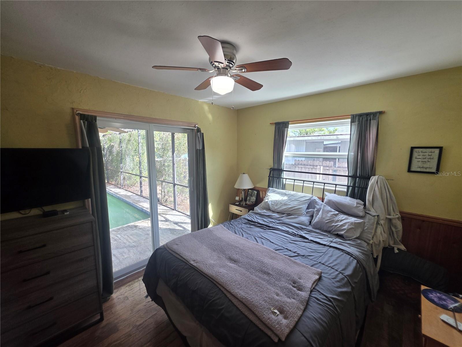 Image 6 of 17 For 1015 Rhodes Avenue