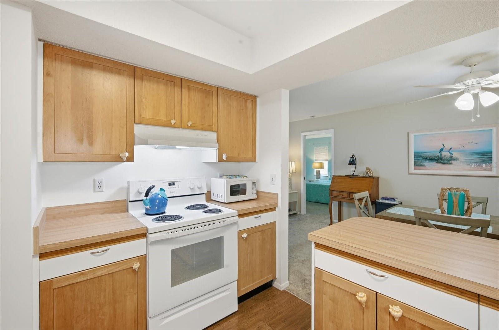 Image 10 of 26 For 6108 Penny Lane 27