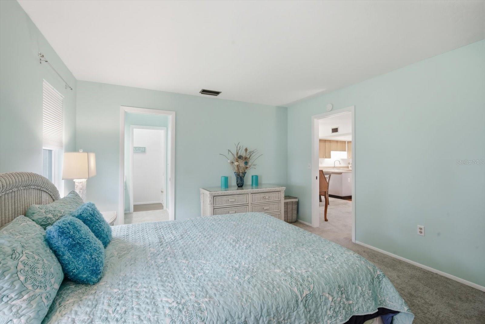 Image 4 of 26 For 6108 Penny Lane 27