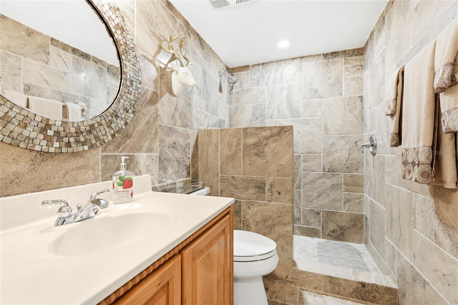 Image 13 of 26 For 1600 1st Avenue W 506