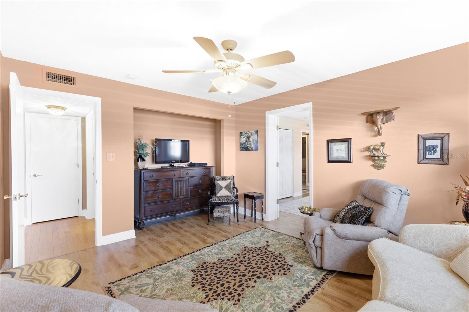 Image 14 of 26 For 1600 1st Avenue W 506