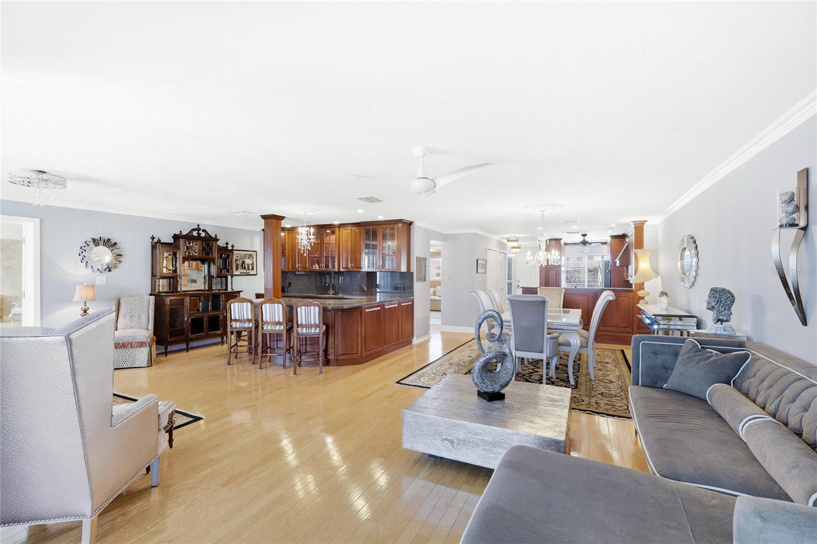 Image 7 of 26 For 1600 1st Avenue W 506