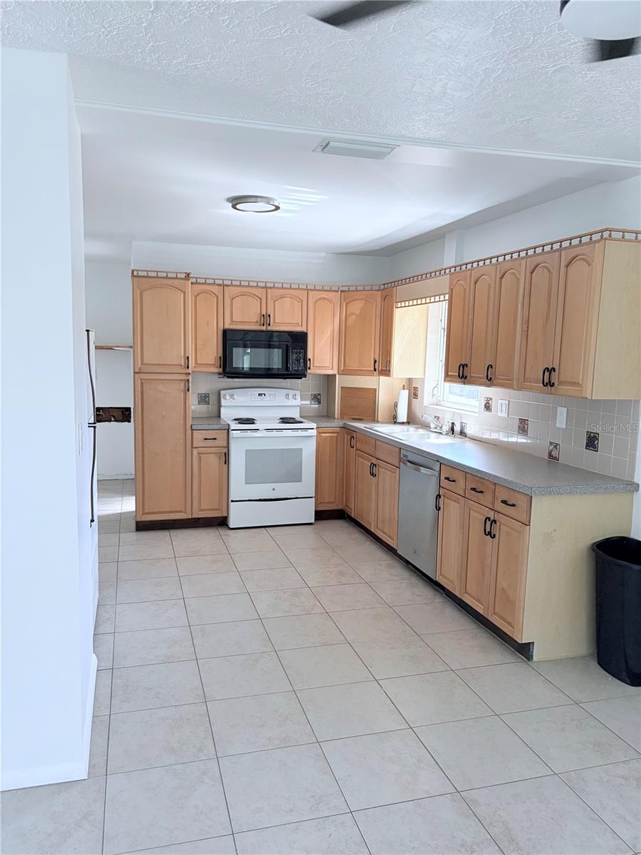 Image 2 of 14 For 5617 1st Avenue W