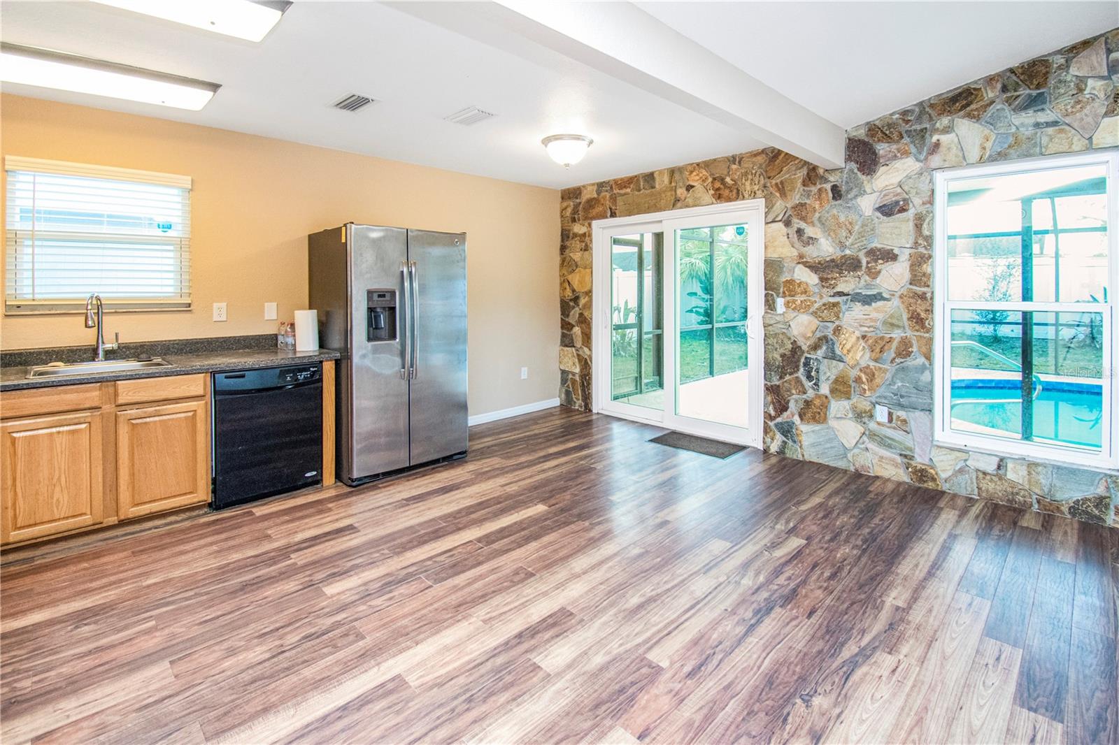 Image 16 of 31 For 4067 Lancaster Drive