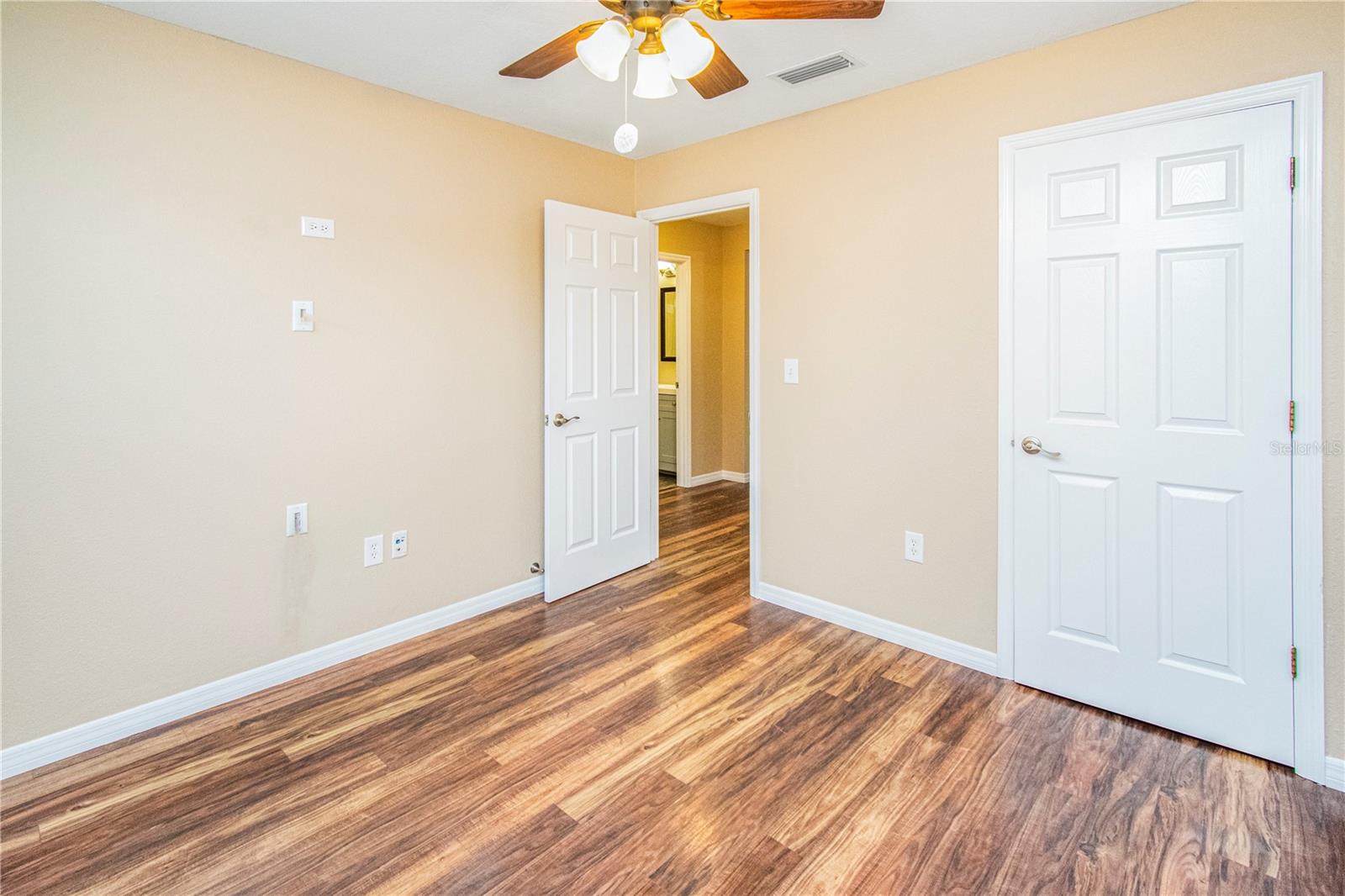 Image 18 of 31 For 4067 Lancaster Drive