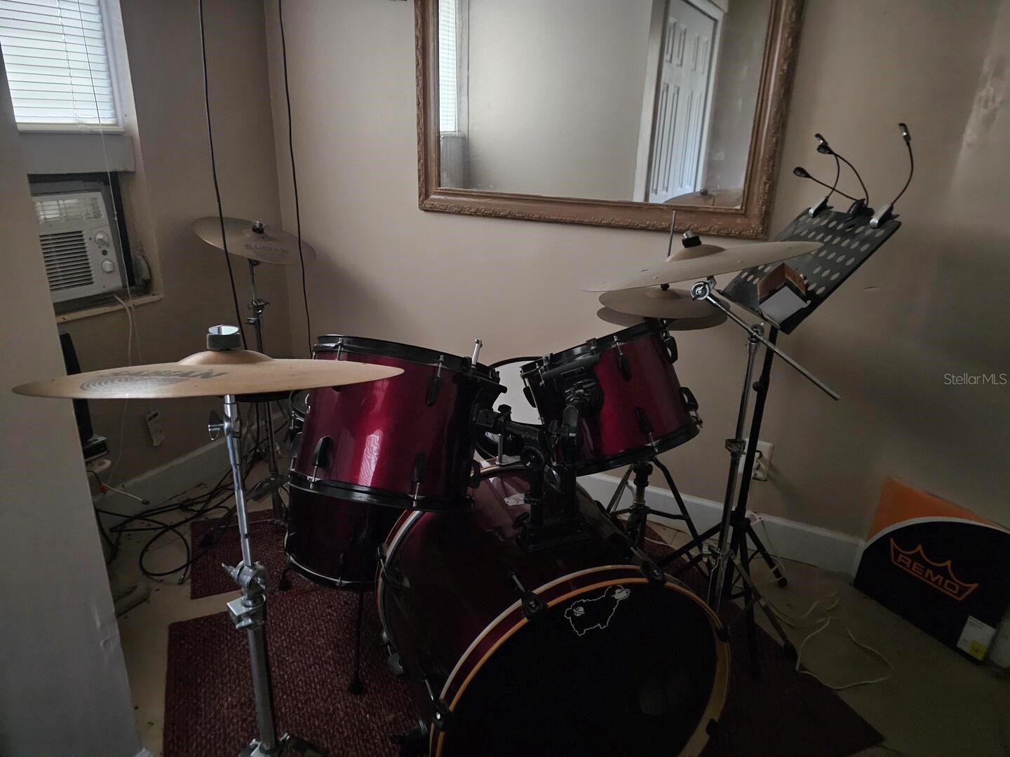 Image 7 of 7 For 555 Montreal Avenue