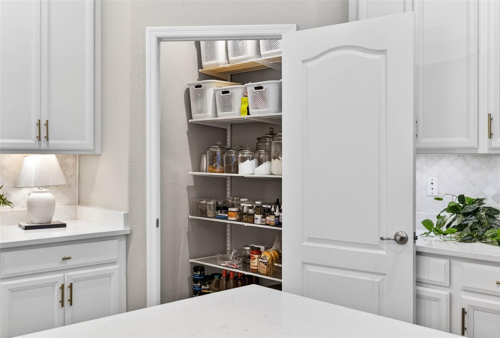 Image 17 of 69 For 710 Acacia Court