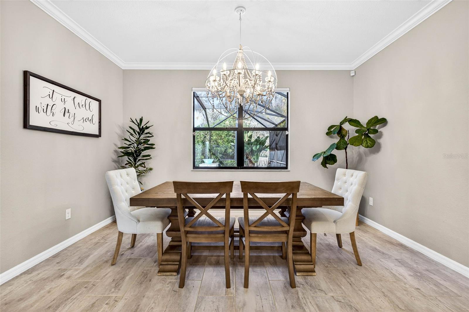 Image 19 of 69 For 710 Acacia Court