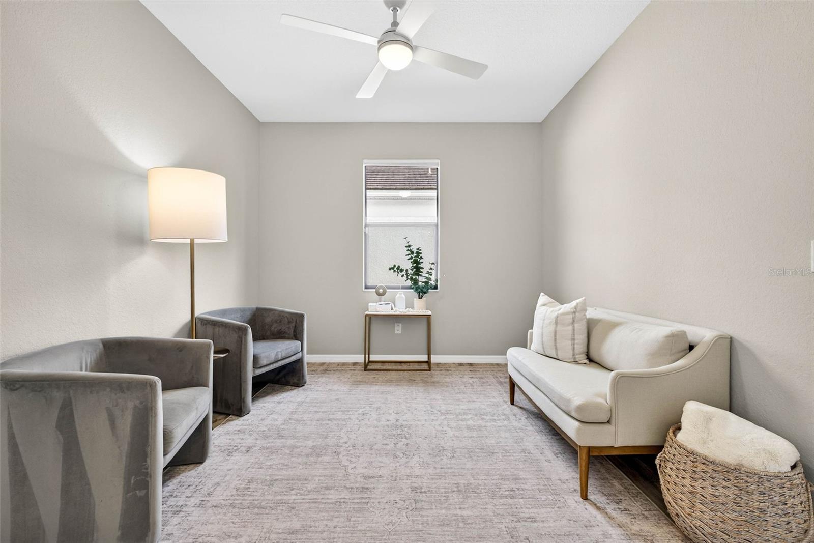 Image 21 of 69 For 710 Acacia Court