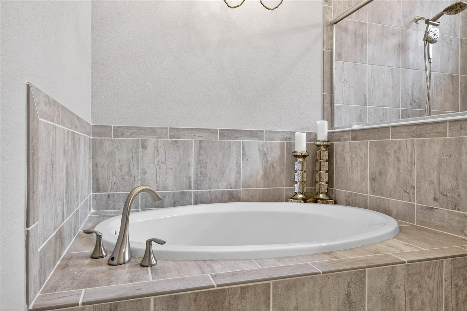 Image 35 of 69 For 710 Acacia Court