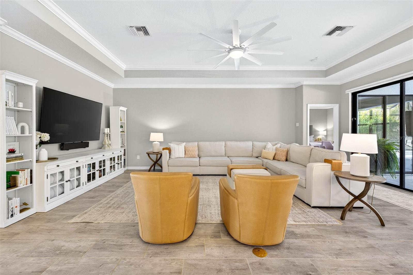 Image 7 of 69 For 710 Acacia Court