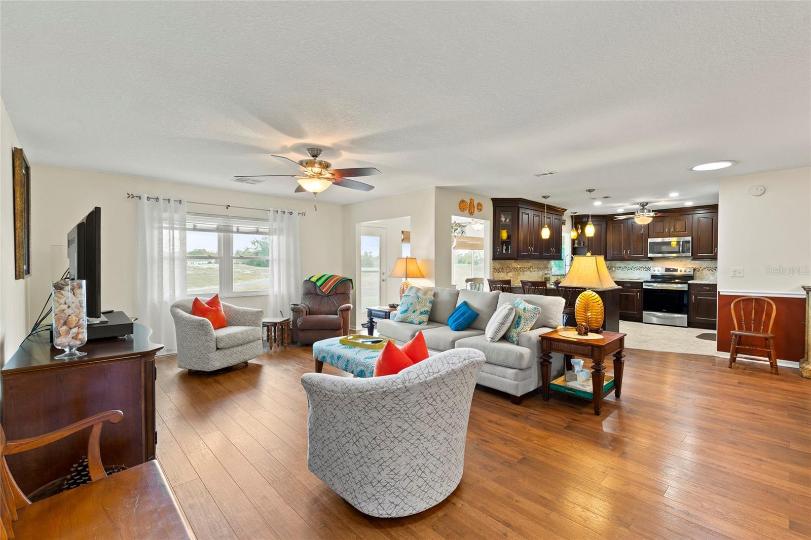 Image 5 of 34 For 2305 Lancaster Drive