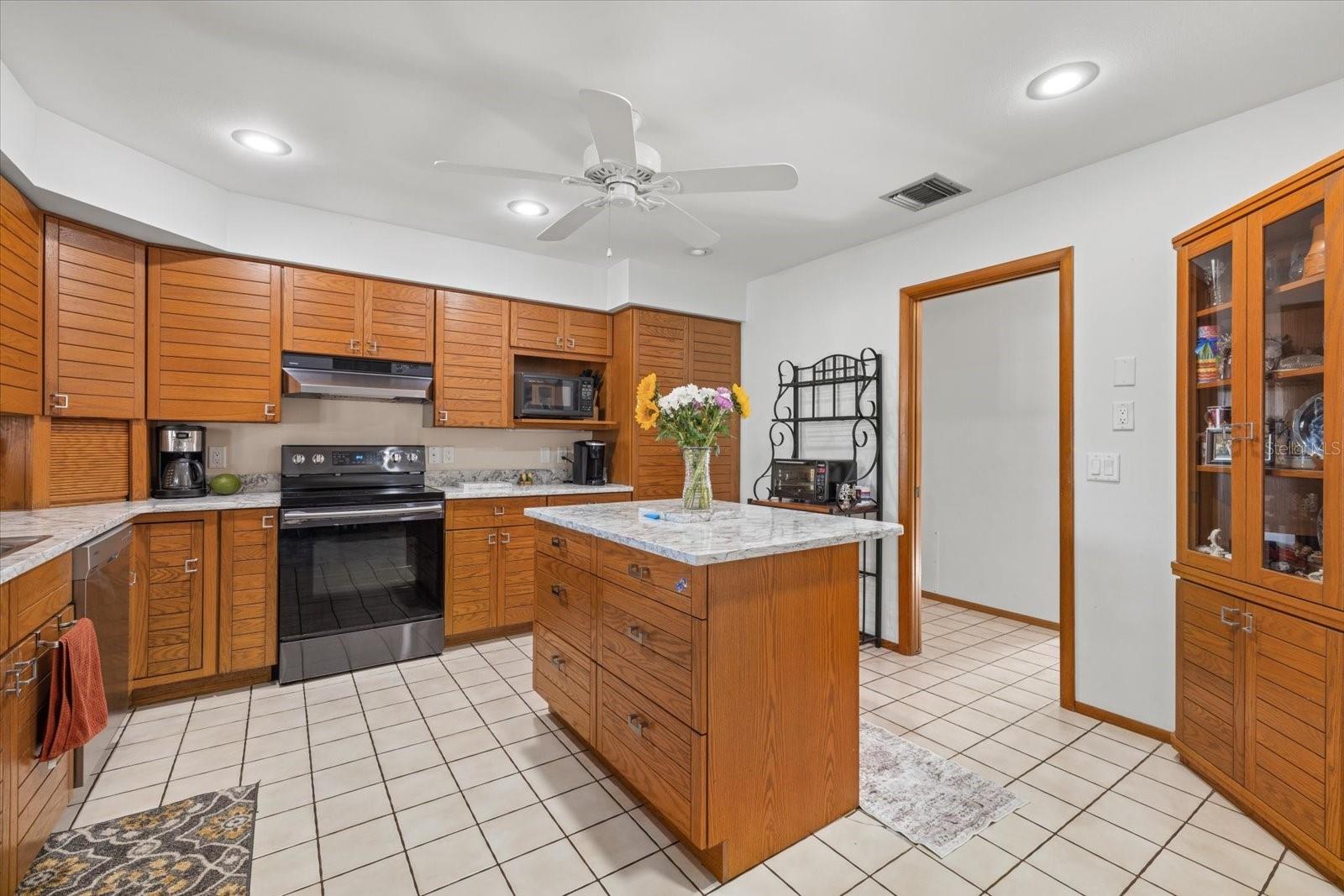 Image 9 of 28 For 1111 77th Street Nw