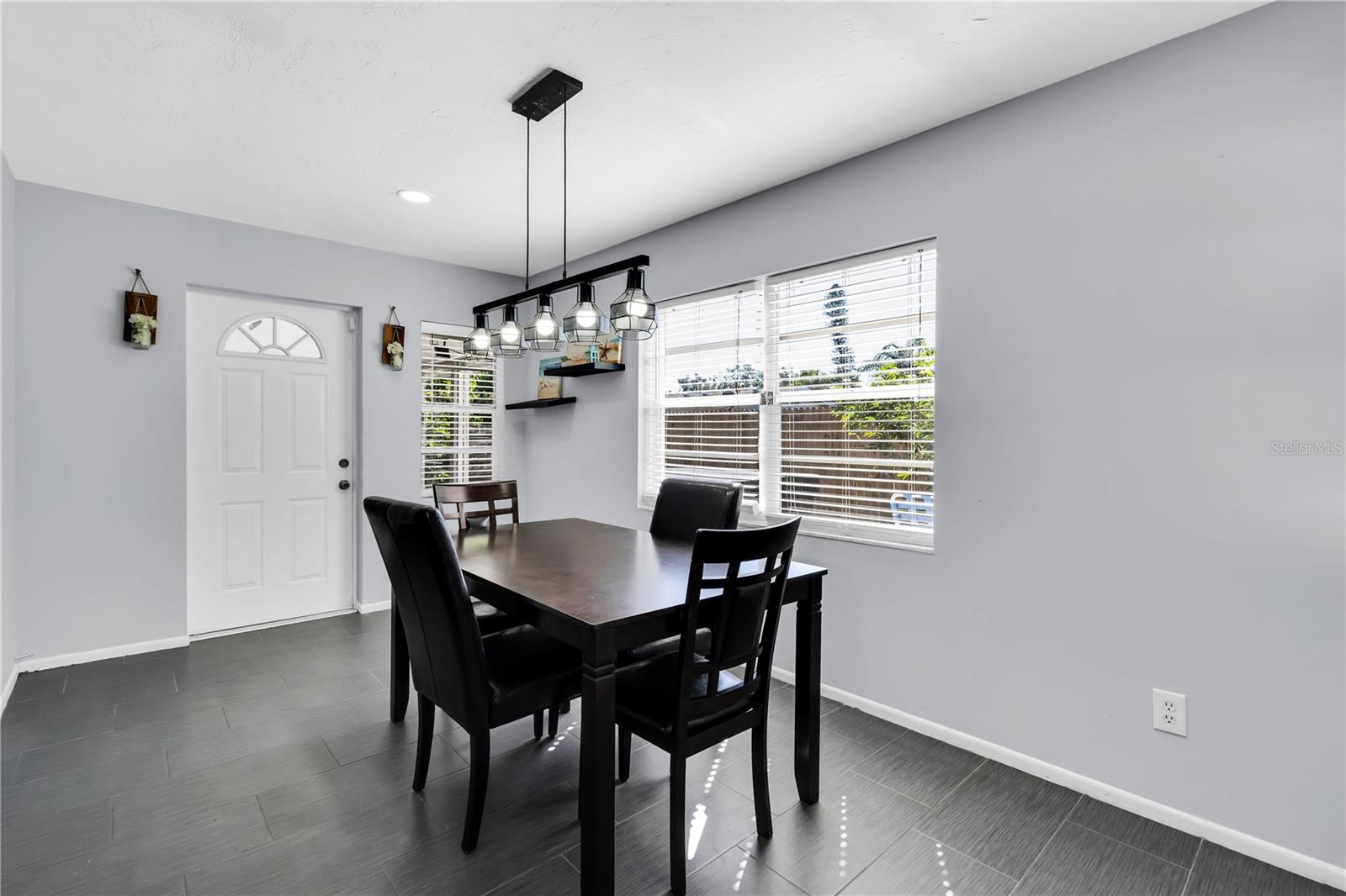 Image 10 of 26 For 2648 Nassau Street