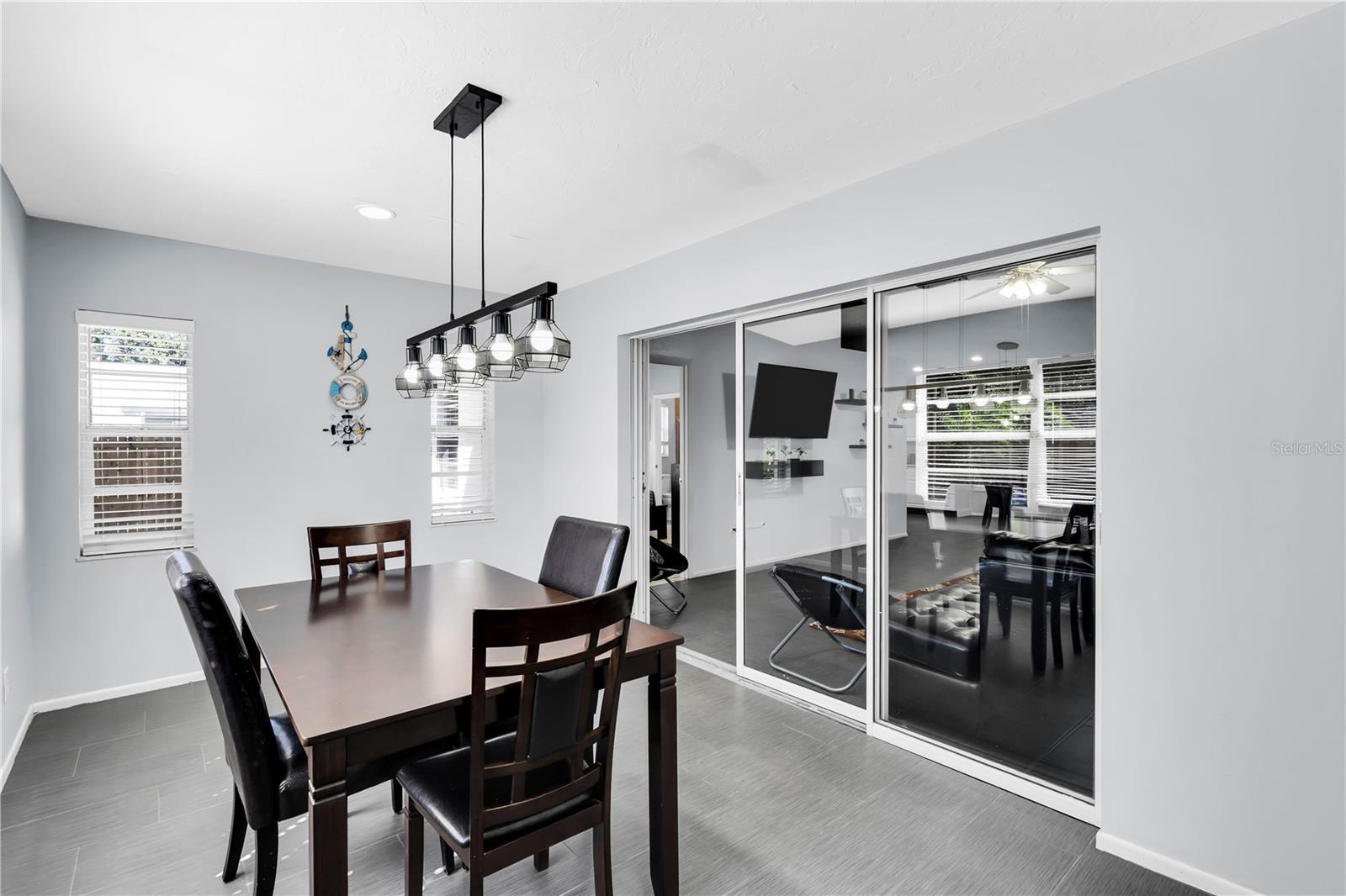 Image 11 of 26 For 2648 Nassau Street