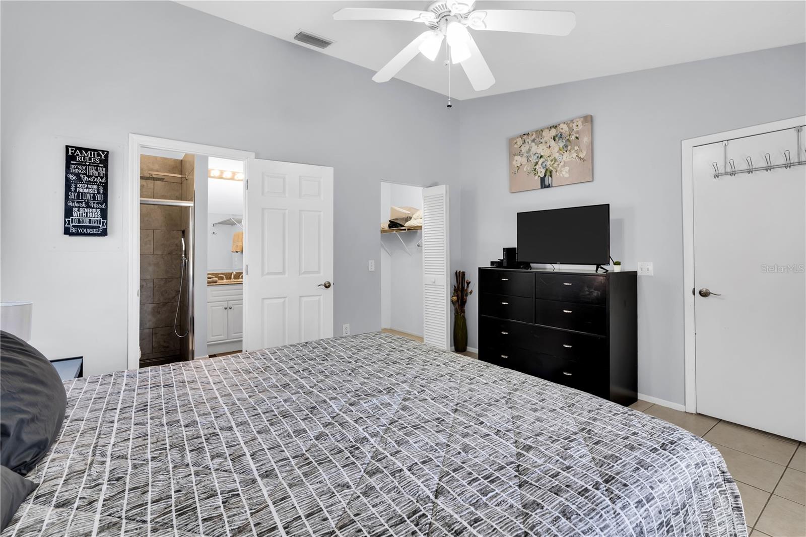 Image 13 of 26 For 2648 Nassau Street