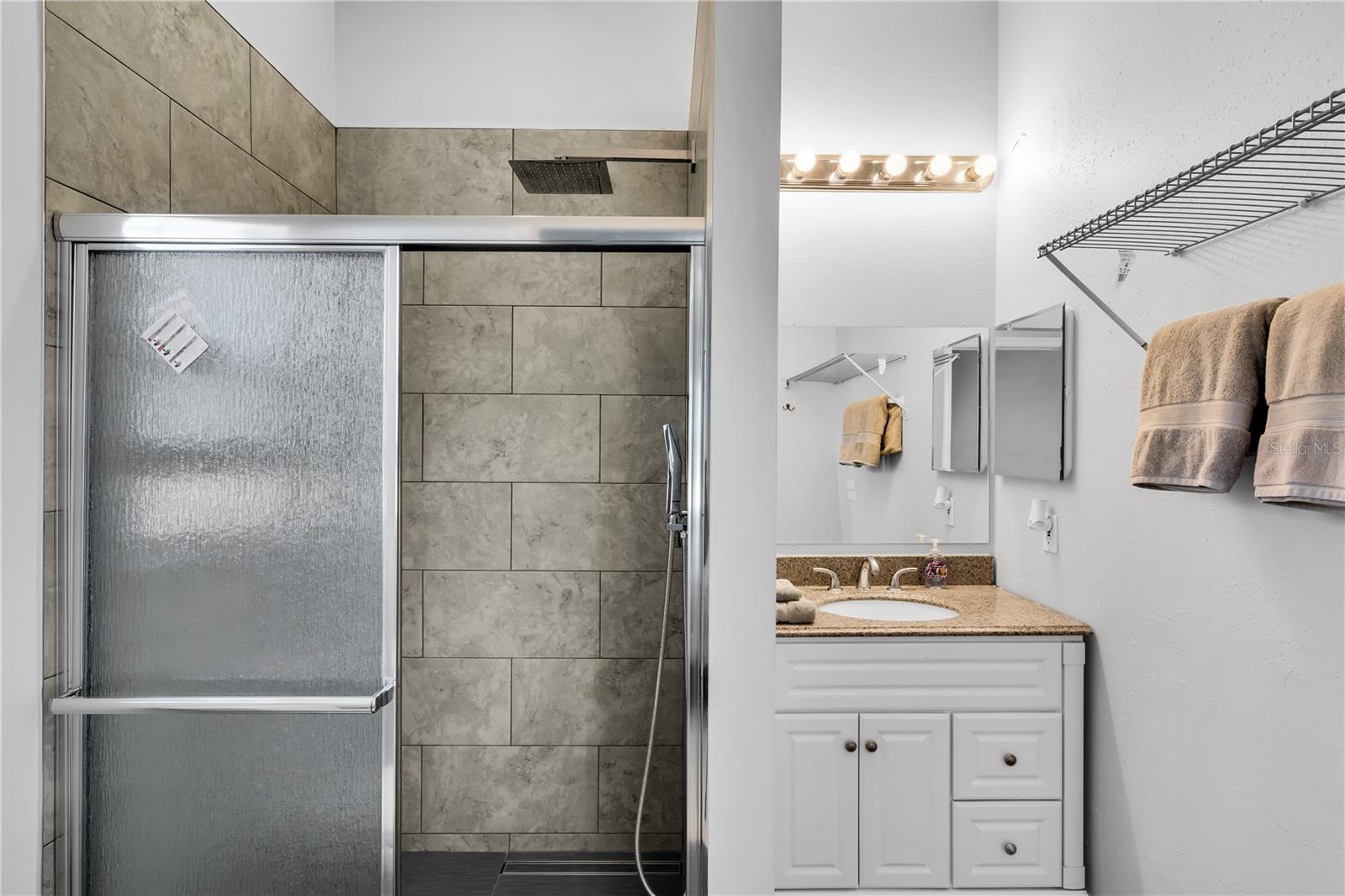 Image 15 of 26 For 2648 Nassau Street