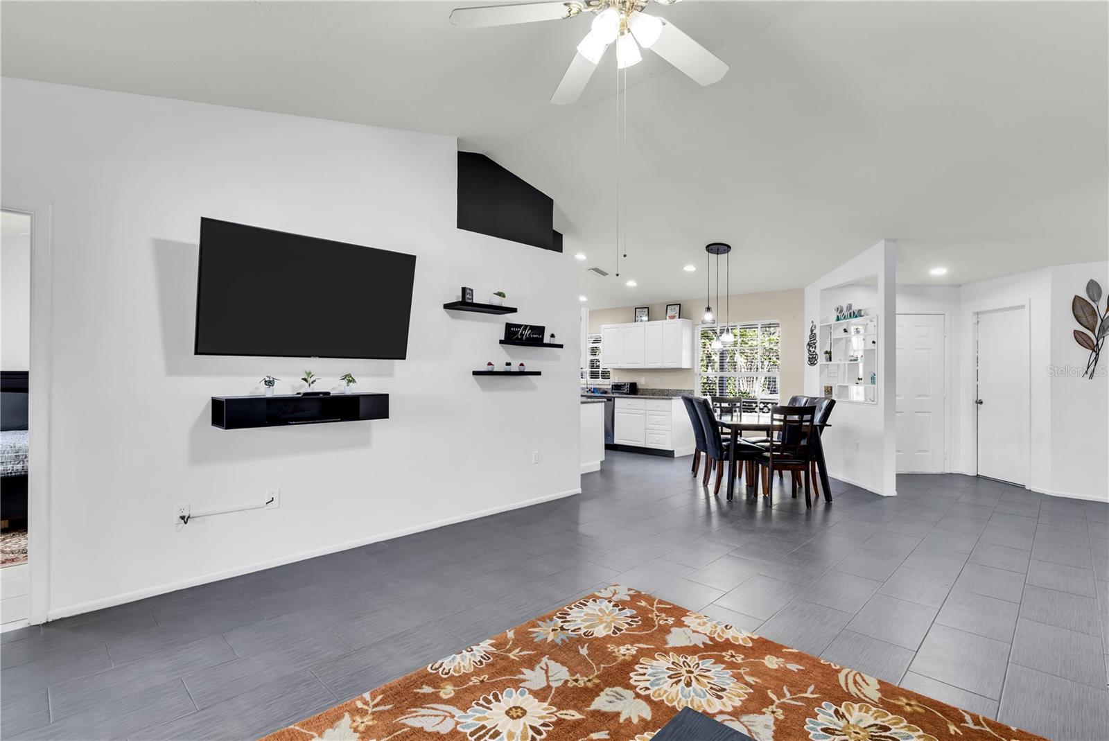 Image 3 of 26 For 2648 Nassau Street