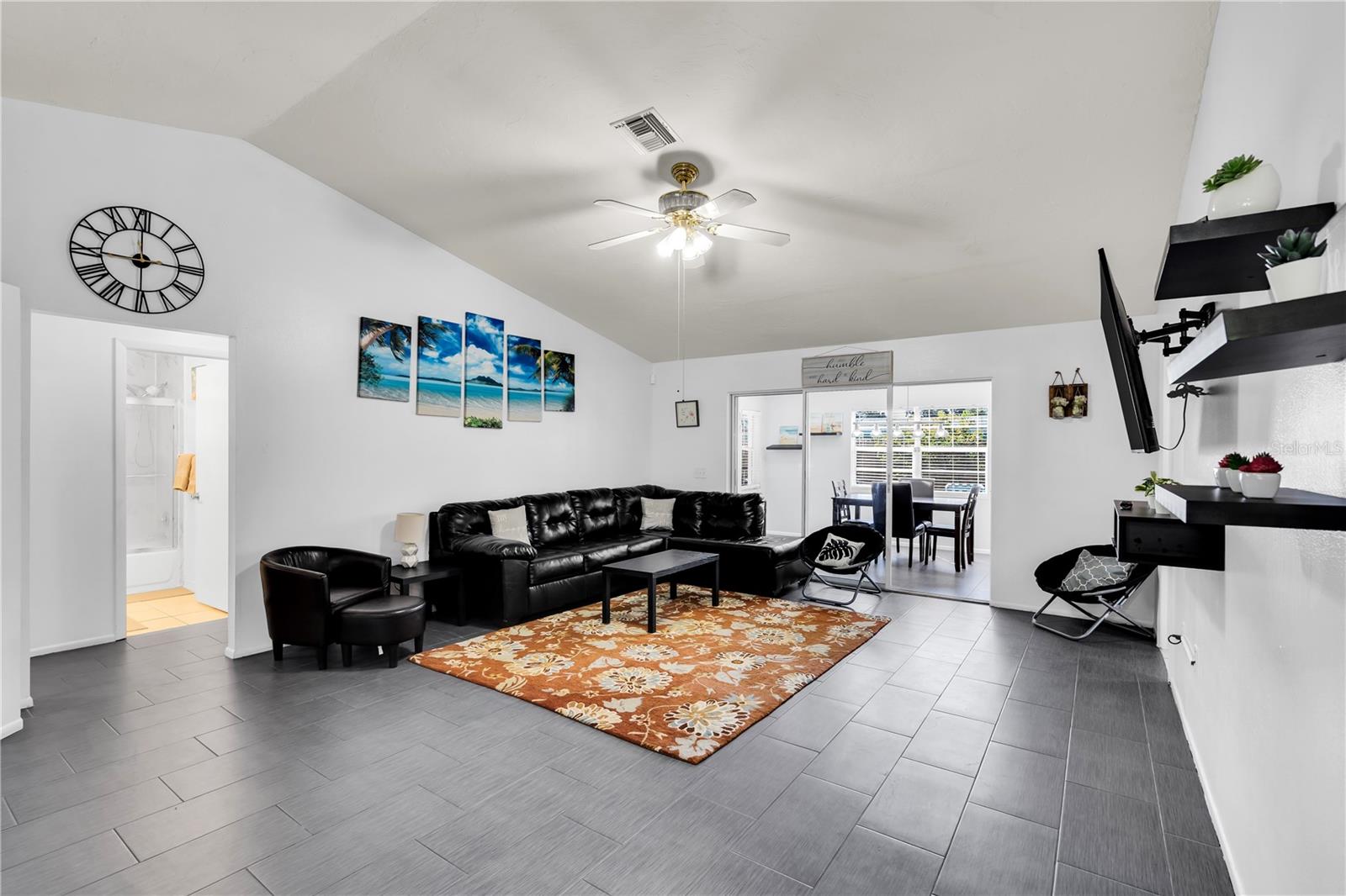 Image 4 of 26 For 2648 Nassau Street