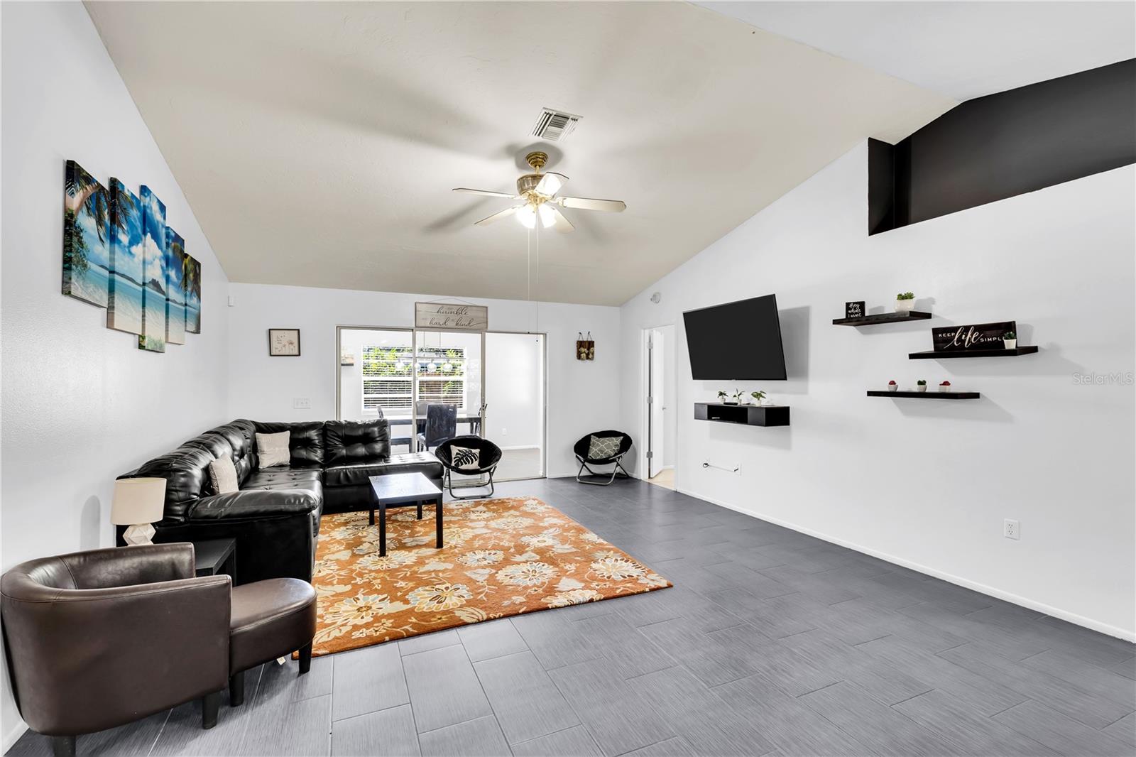 Image 5 of 26 For 2648 Nassau Street