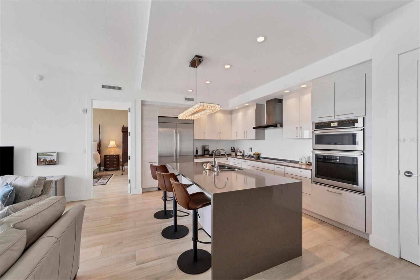 Image 12 of 41 For 1155 Gulfstream Avenue 802