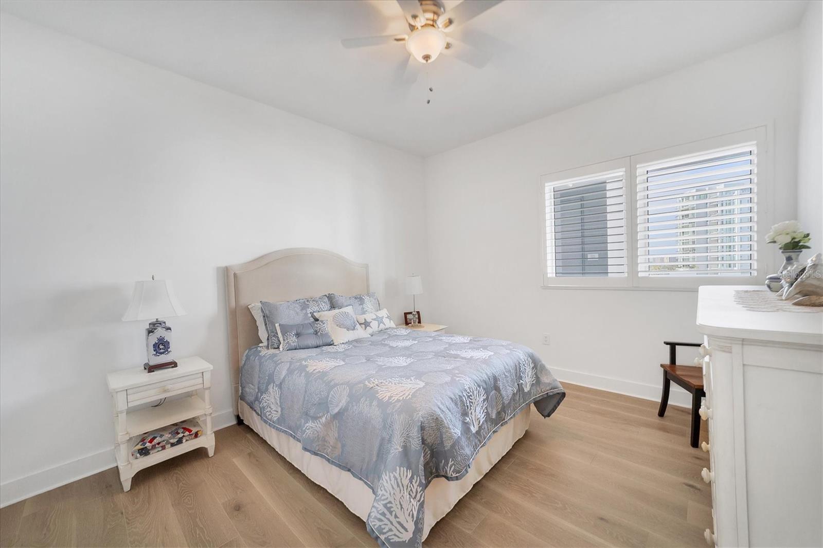 Image 21 of 41 For 1155 Gulfstream Avenue 802