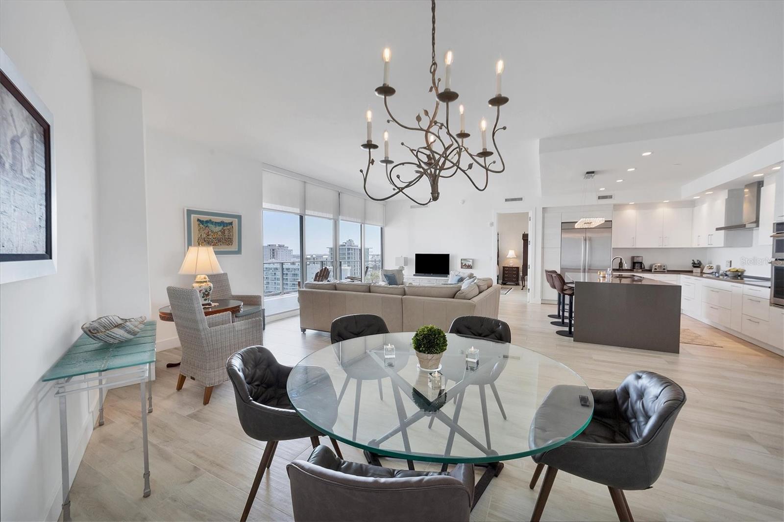 Image 8 of 41 For 1155 Gulfstream Avenue 802