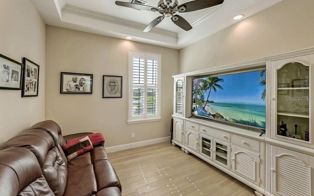 Image 32 of 96 For 14401 Masthead Drive