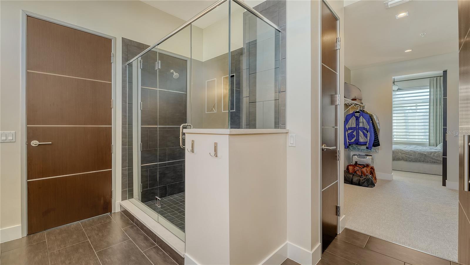 Image 14 of 48 For 211 Cosmopolitan Court 211