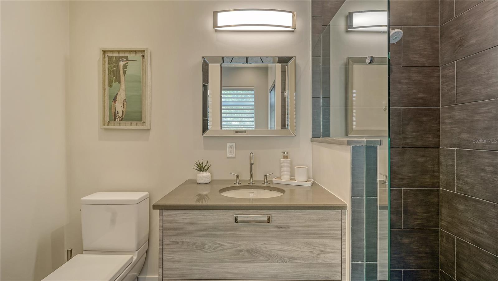 Image 25 of 48 For 211 Cosmopolitan Court 211