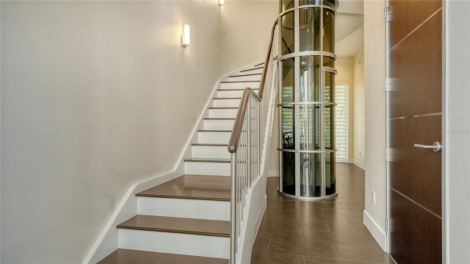 Image 27 of 48 For 211 Cosmopolitan Court 211