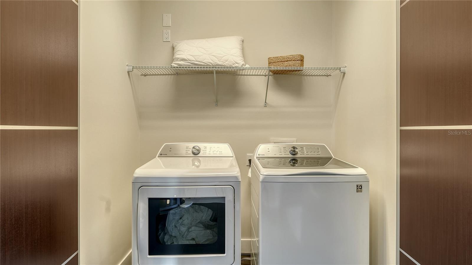 Image 30 of 48 For 211 Cosmopolitan Court 211