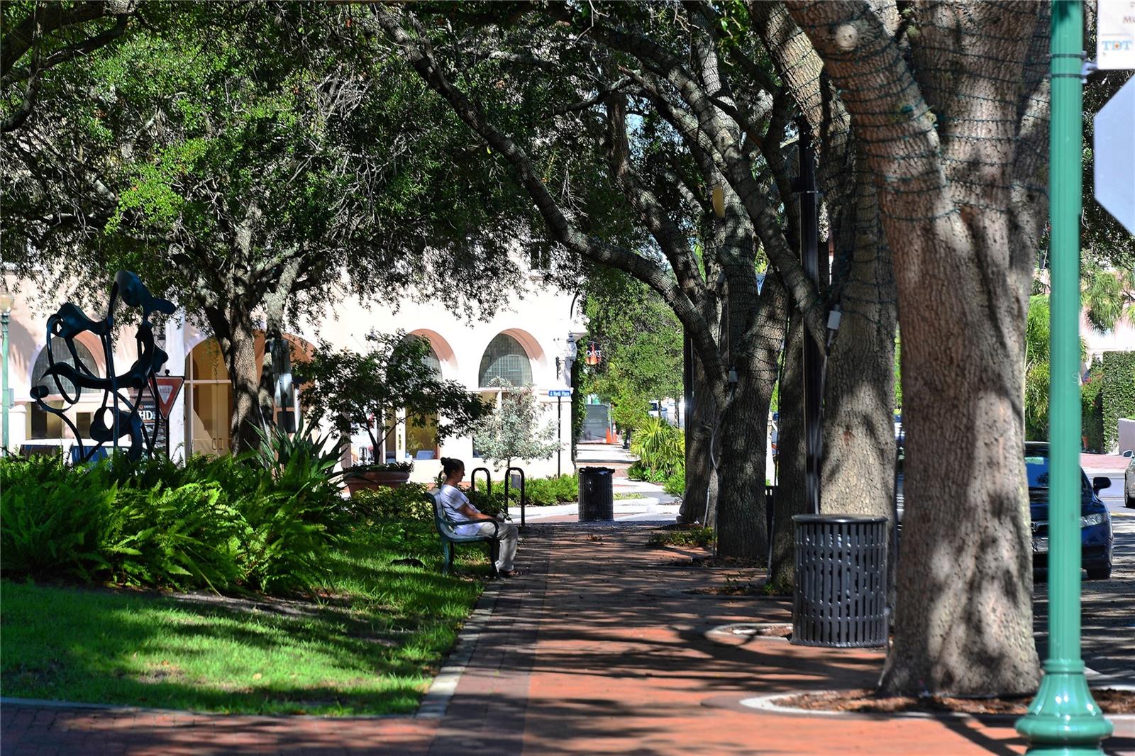 Image 36 of 48 For 211 Cosmopolitan Court 211