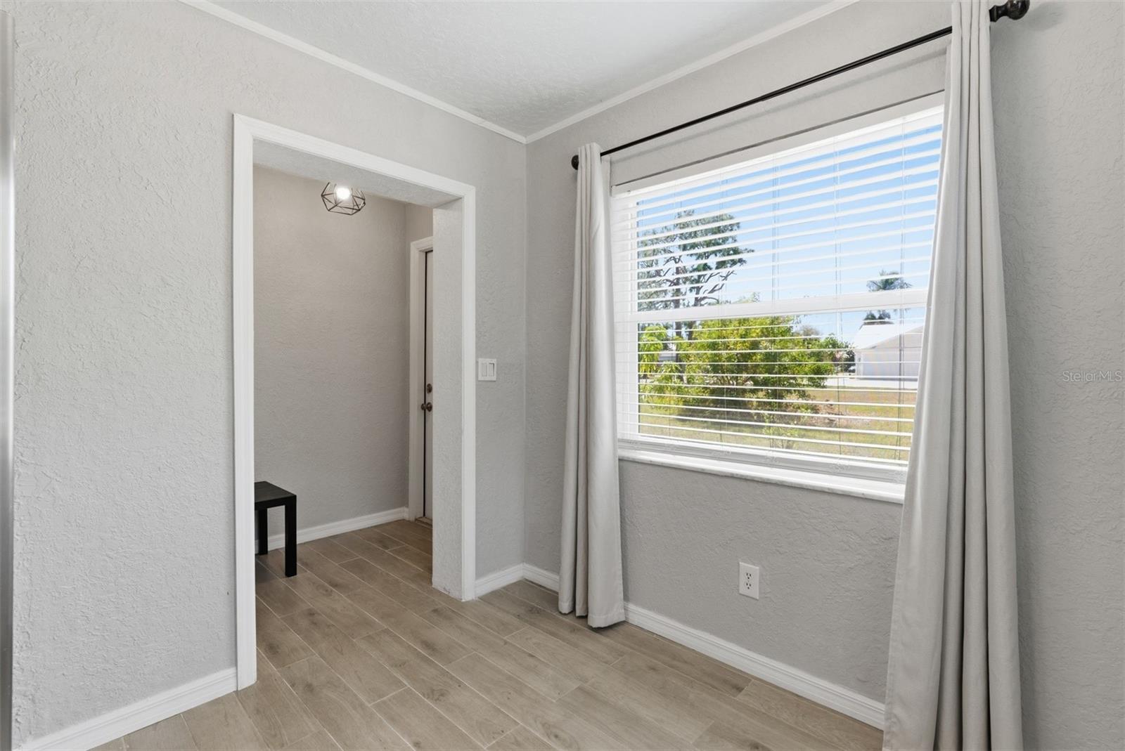 Image 16 of 52 For 4240 Shamrock Drive