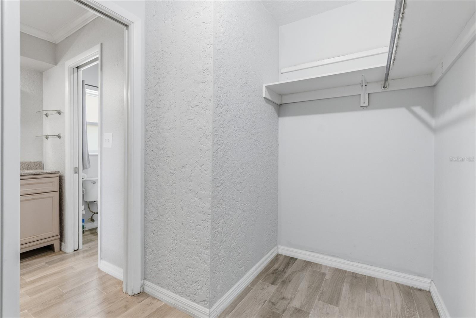 Image 25 of 52 For 4240 Shamrock Drive