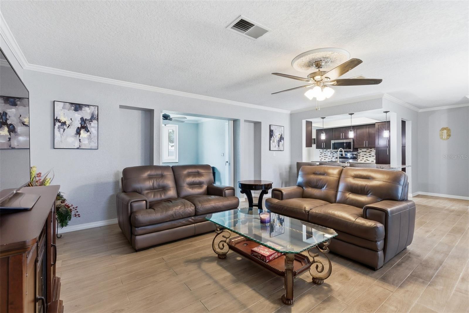 Image 7 of 52 For 4240 Shamrock Drive