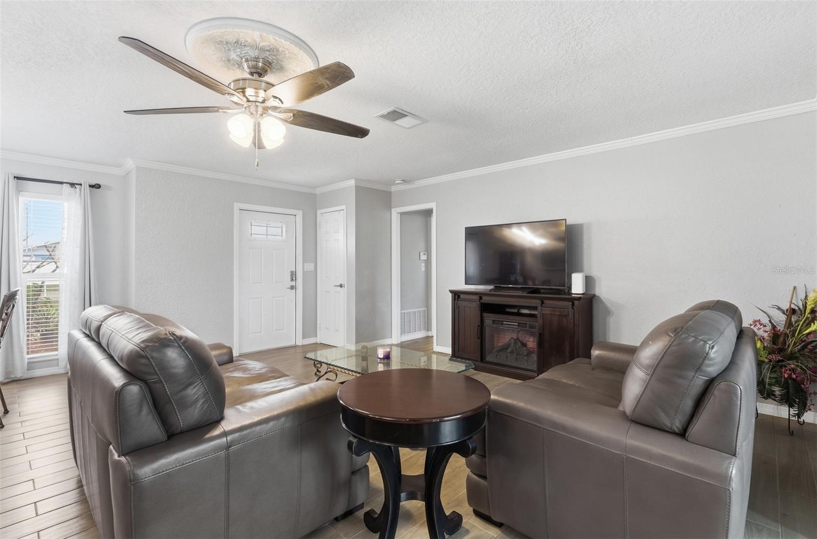 Image 8 of 52 For 4240 Shamrock Drive