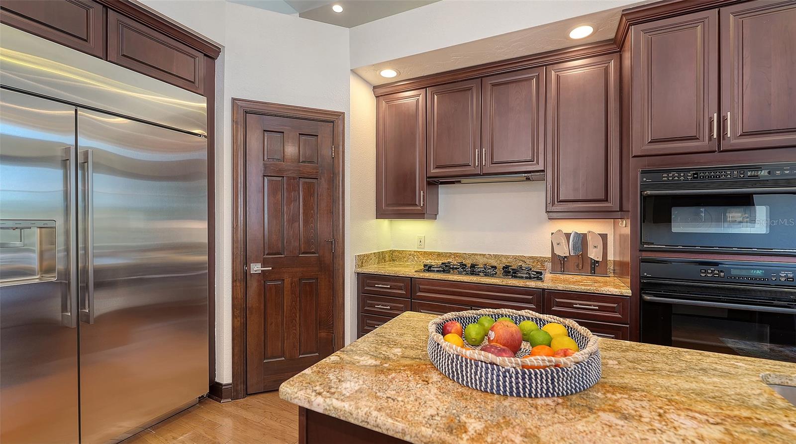 Image 21 of 58 For 3511 Fair Oaks Court