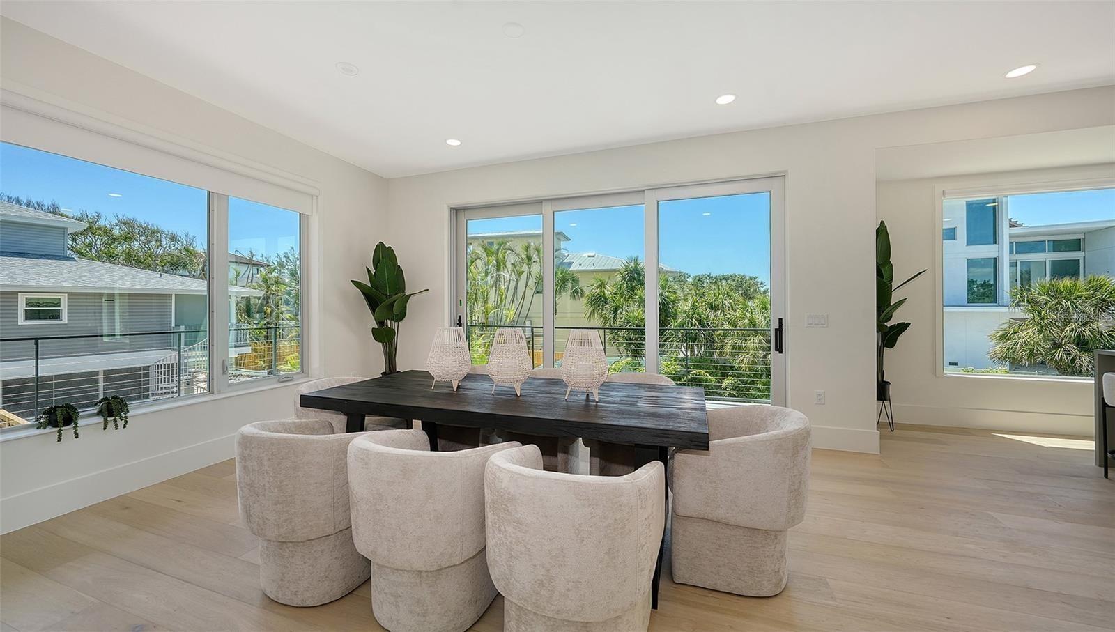 Image 23 of 90 For 8800 Midnight Pass Road