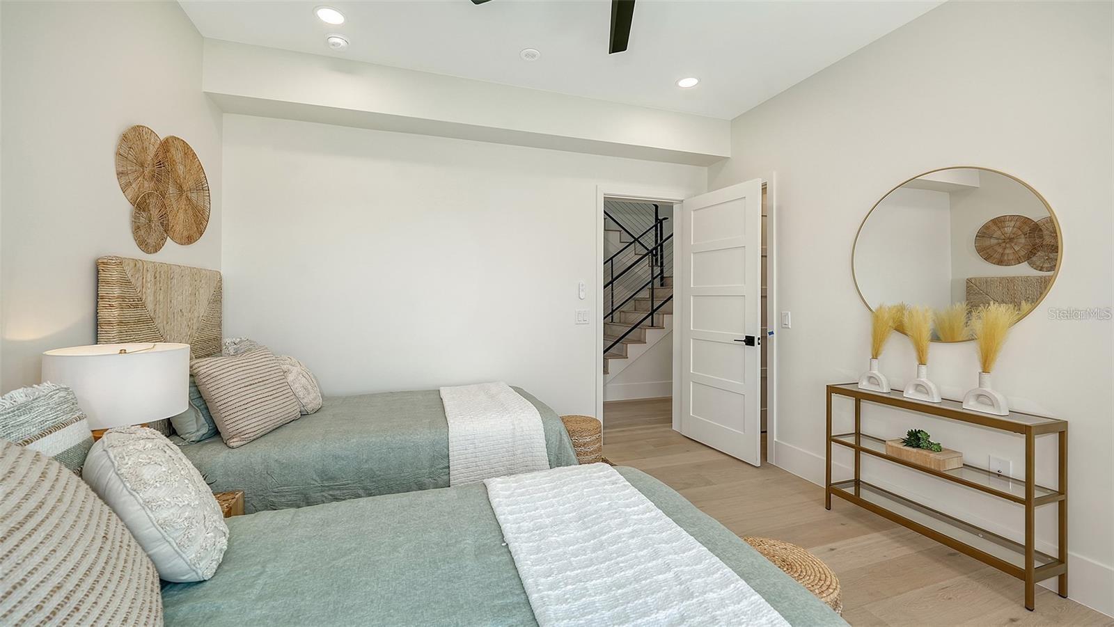 Image 49 of 90 For 8800 Midnight Pass Road